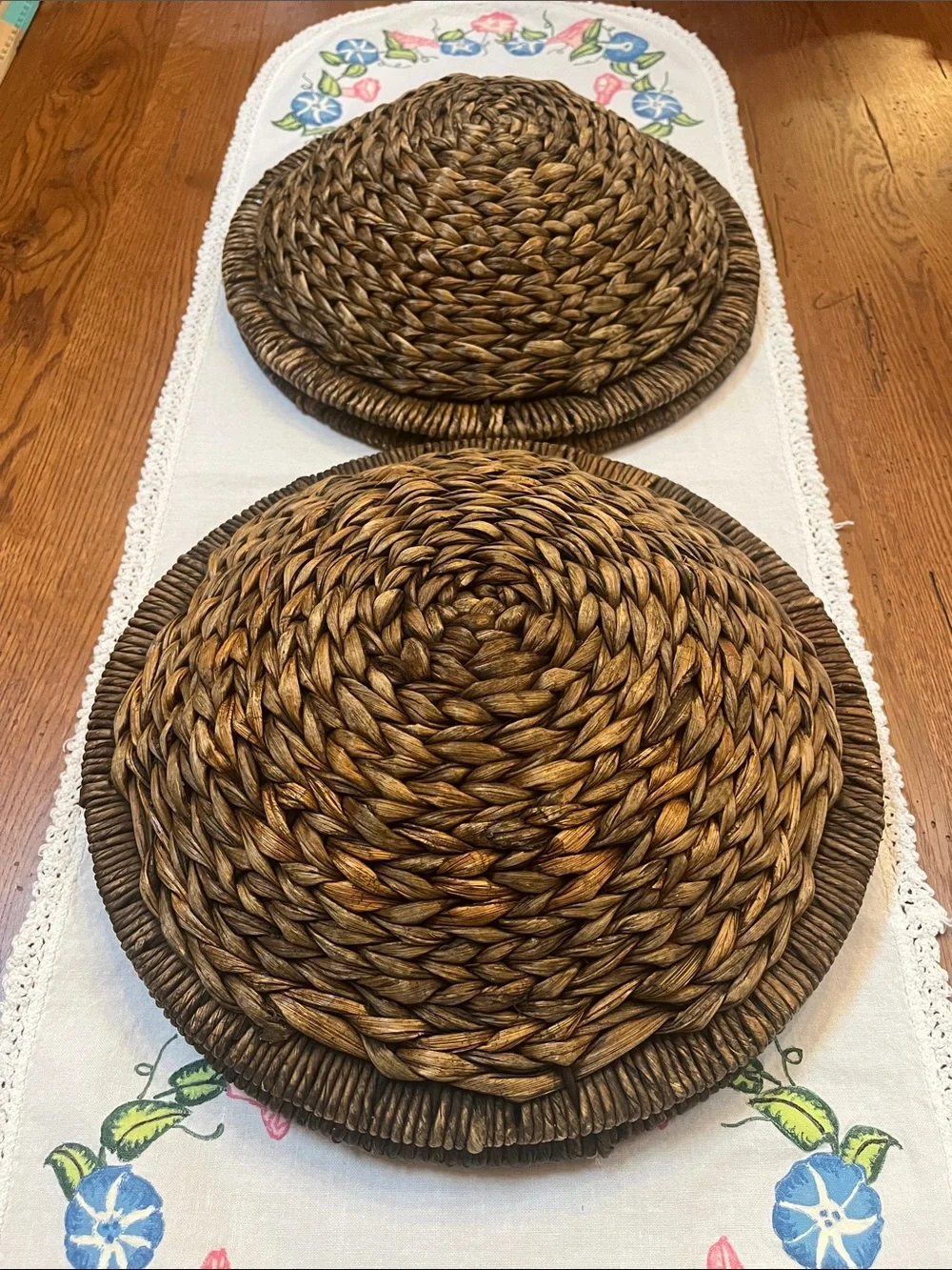 Woven Seagrass Round Charger Plates W/Dome Woven Lids - Set of 2, Natural Brown